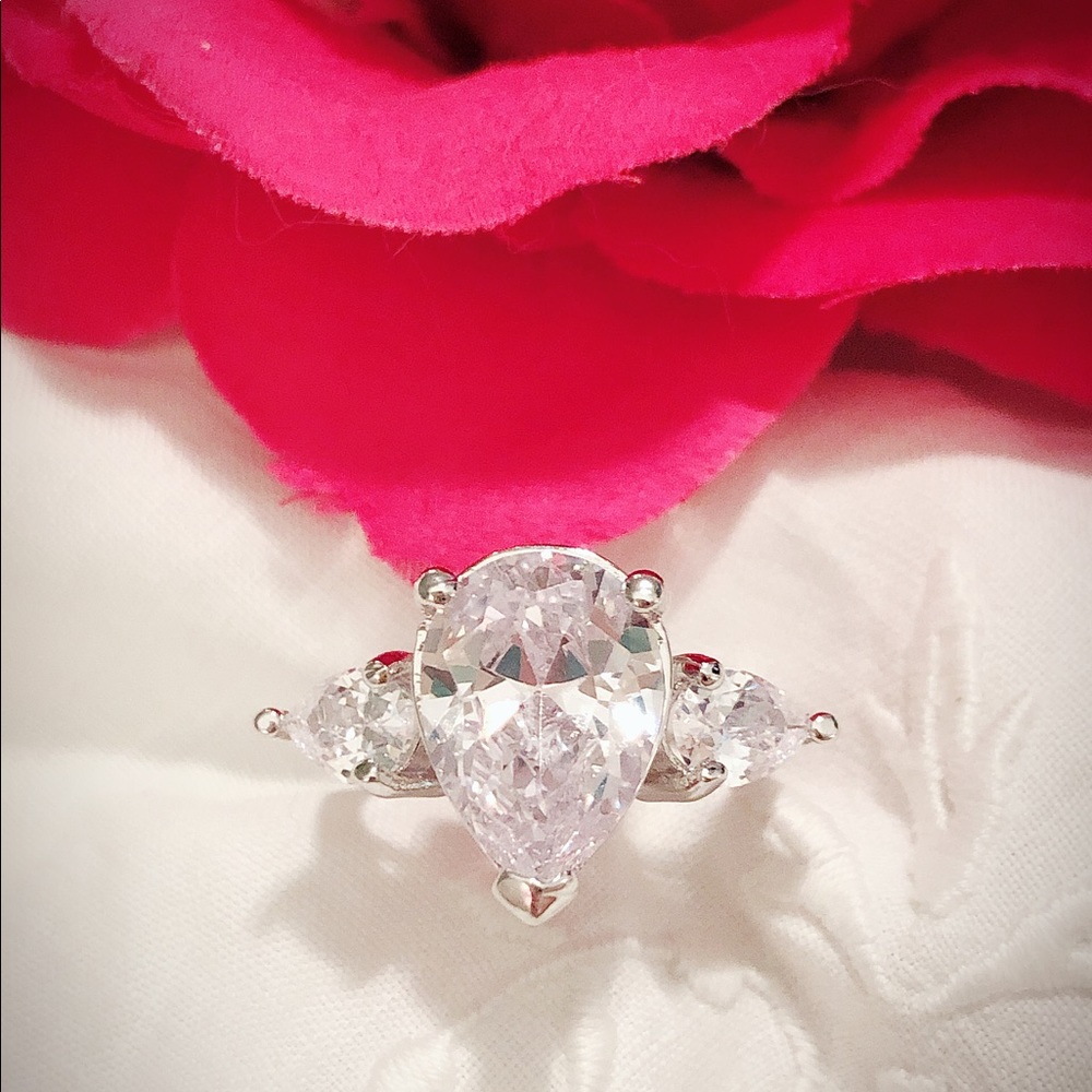 🔥SALE🔥 5CT Pear Diamond Engagement Ring - Picture 3 of 7